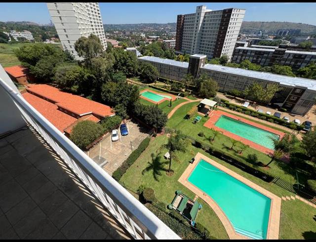 2 BEDROOM APARTMENT FOR SALE IN BEDFORD GARDENS